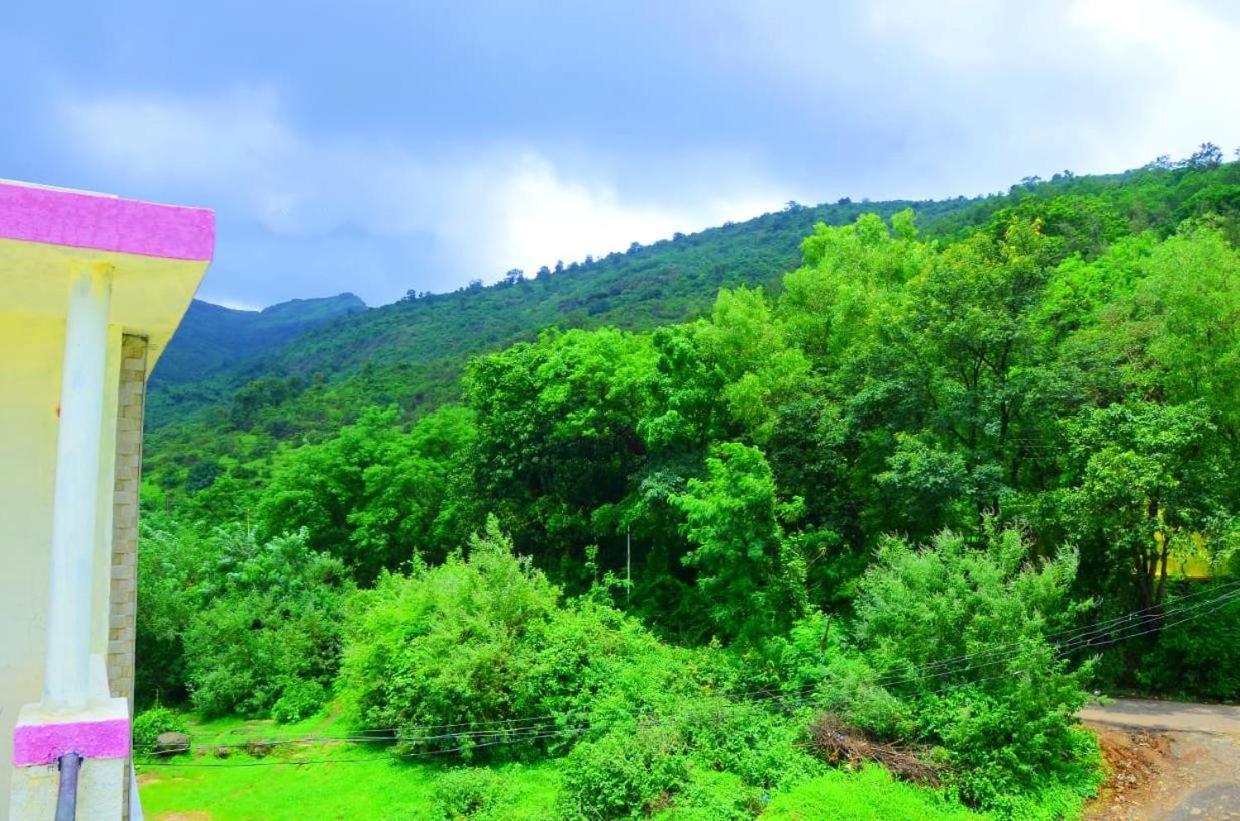 A2Zroomz Aarya Villa 4 Bhk Lonavala Buitenkant foto