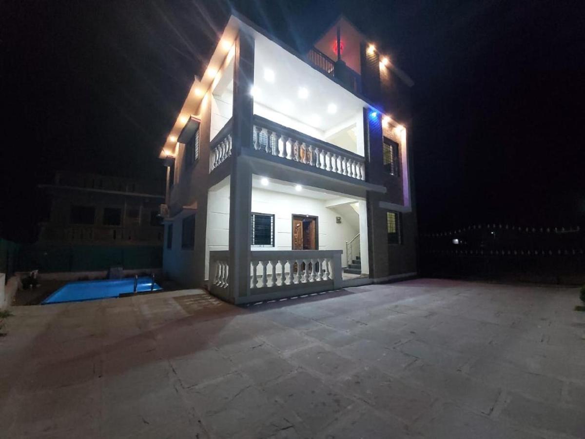 A2Zroomz Aarya Villa 4 Bhk Lonavala Buitenkant foto